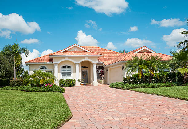 Best Driveway Paving Contractor  in Overland, MO